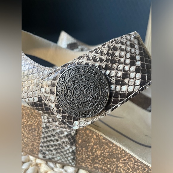 Abeo Una Wedge Sandal Size 10 Leather Snakeskin Summer Neutral Comfortable 10/10 - Picture 3 of 12